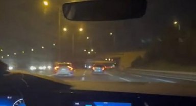 TEM'de makas atarak yarışan iki sürücü kamerada