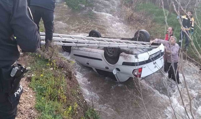 Tokat'ta otomobil dereye uçtu: 1 ölü, 1 yaralı