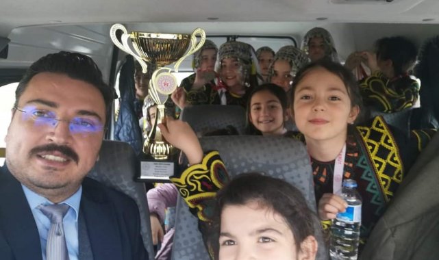 Tomarza Zekiye Canpolat İlkokulu Folklor Yarışmasında Birinci Oldu
