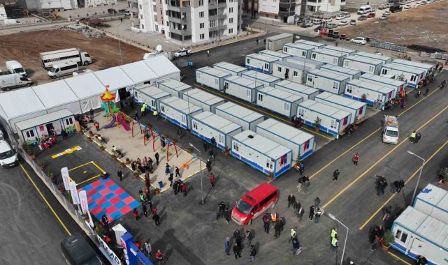 Trabzon Elbistan'da 2 bin konteynerlik adeta bir kent kuruyor