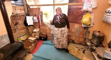Trabzon'da heyelanda hasar gören evdeki çatlaklar Kahramanmaraş depreminde büyüdü