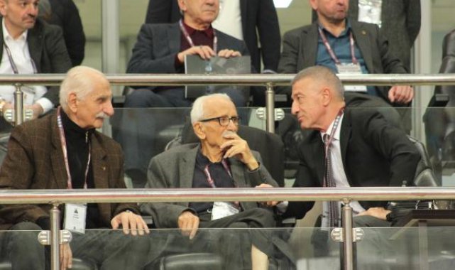 Trabzonspor'da Ahmet Ağaoğlu yönetimi ibra edildi