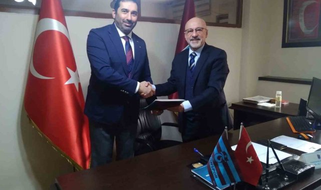 Trabzonspor'da başkan adayı Ertuğrul Doğan'ın listesi Divan Kurulu'na teslim edildi