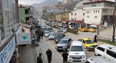Türkiye'de ilk iftar Şemdinli'de yapıldı