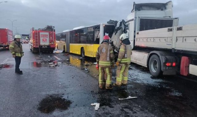 Tuzla TEM Otoyolu'nda TIR, yol bakım aracı VE İETT otobüsüne çarptı: 1'i ağır 2 yaralı