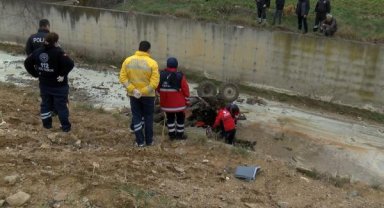 Tuzla'da dereye uçan traktörün sürücüsü hayatını kaybetti 