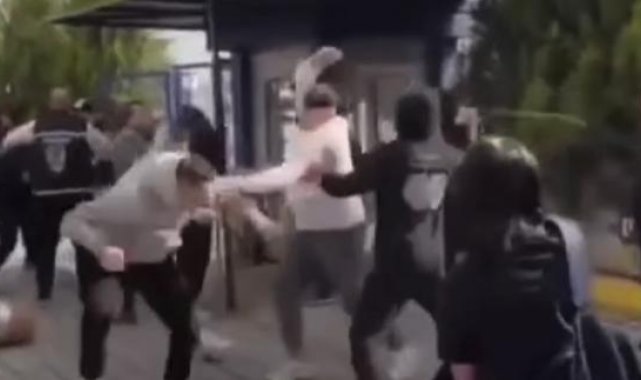 Tuzla'da lise öğrencilerinin kavgası kamerada