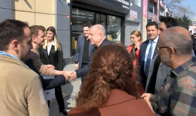 Ümit Özdağ Esenyurt'ta Sinan Oğan için imza istedi