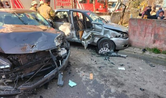 Ümraniye'de iki otomobil çarptıştı: 3 yaralı