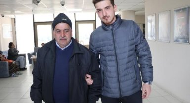 Üniversiteli 3 arkadaş, depremzedeler için memleketlerine dönmedi