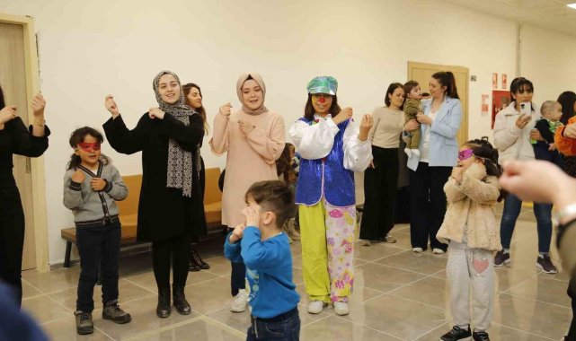 Üniversitesi öğrencileri depremden etkilenen çocuklarla oyun şenliğinde buluştu