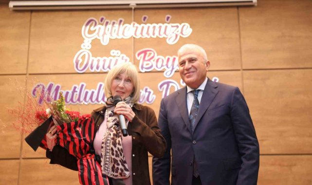 Ünlü yazar Aydın'da söyleşiye katıldı