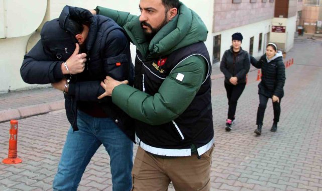 Uyuşturucu Taciri 4 Kişi Adliyede
