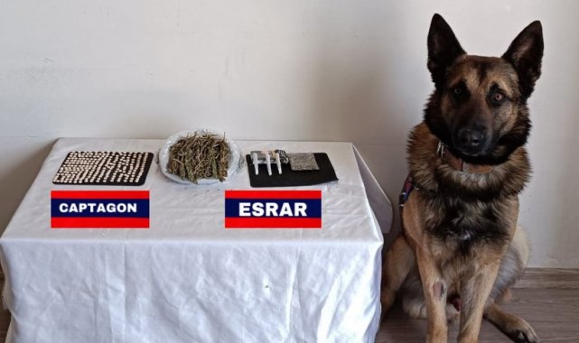 Uyuşturucuyu şapkasına saklamış