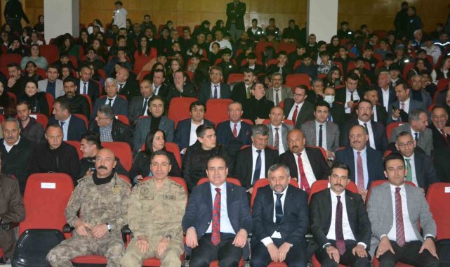 Vali Akbıyık, nevruz programına katıldı