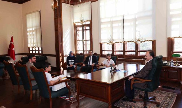 Vali Kızılkaya Güreş Müsabakaları birincilerini ağırladı