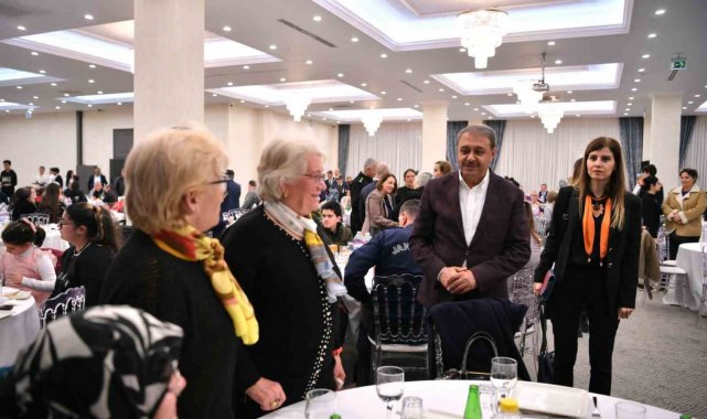 Vali Şıldak Ayvalık'ta iftar yemeğine katıldı