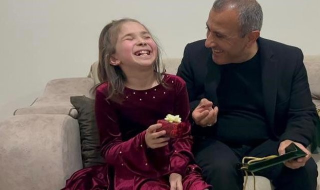 Vali Sonel, Mercan'ın küpe takma hayalini gerçekleştirdi