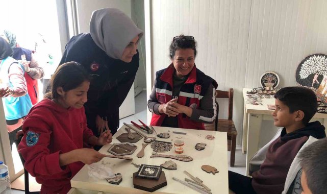 Vali Yiğitbaşı, deprem bölgesinde çalışmalarını sürdürüyor