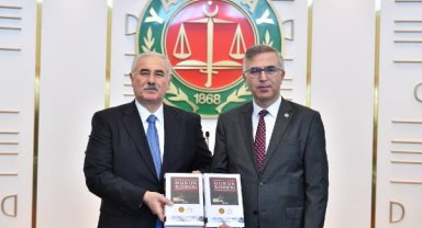 Yargıtay Başkanı Akarca, 'Hukuk Rehberi'nin tanıtımına katıldı