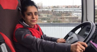 Yolcu otobüsünün kaptan çifti