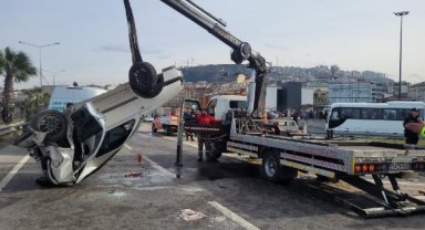 Yolu kaçırınca geri geri gelen sürücünün otomobiline cip çarptı: 1 ölü, 4 yaralı