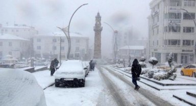 Yozgat merkezde kar kalınlığı 10 santime ulaştı