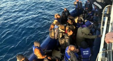 Yunanistan'ın geri ittiği 31 kaçak göçmen kurtarıldı