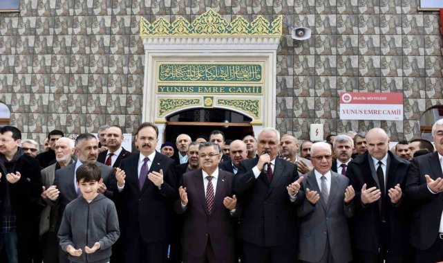 Yunus Emre Camii dualarla açıldı