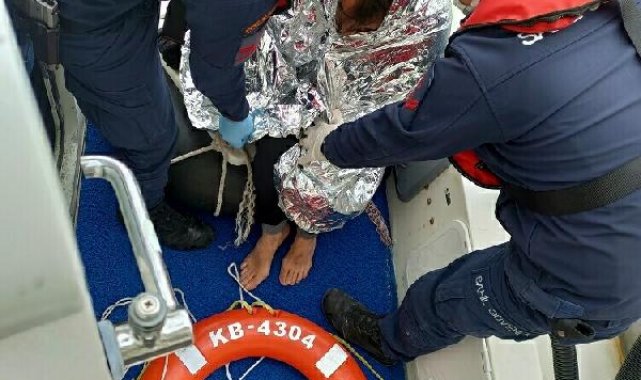 Yüzerek Yunan adasına geçmeye çalışan kaçak göçmen kurtarıldı