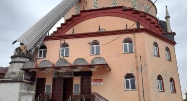 Zonguldak'ta şiddetli rüzgardan caminin minaresi devrildi