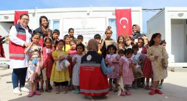 12 bin depremzede çocuğa bayramlık hediyesi