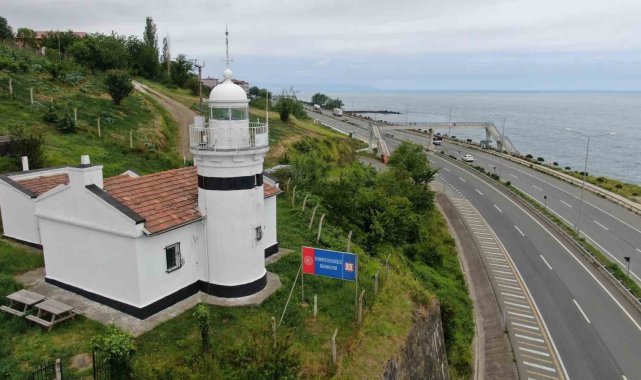 137 yıldır gemilere yol gösteren Yoroz Feneri'nin turizm tesisi olması fikri bürokrasiye takıldı