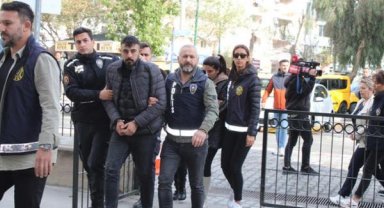 2 arkadaşı kaçırıp döverek, sattıkları evi üzerlerine geçirtip zorla senet imzalatan 4 kişi tutuklandı