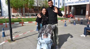 2 yaşında 10'uncu ameliyatını olan Özalp'in ailesinin çifte bayramı