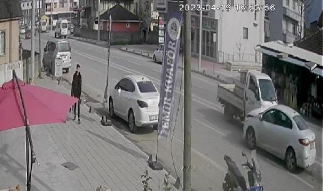 3.13 promil alkollü sürücü otomobiliyle 2 araca çarptı