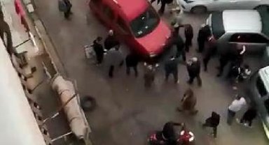 'Aracıma neden çarptın' kavgası kamerada