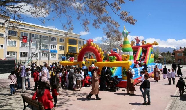 'Polislerle Macera Adası' projesiyle okullar balon park ile neşelenecek