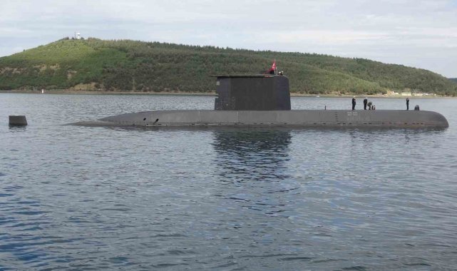 'TCG Dumlupınar' denizaltısında şehit olan 81 asker için anma töreni düzenlendi