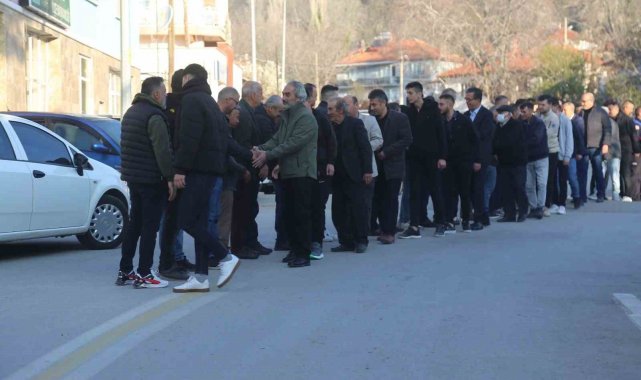 500 yıllık bayramlaşma zinciri bu yılda devam etti