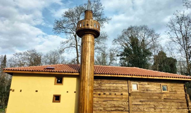 698 yıllık camii, yeniden ibadete açılmak için gün sayıyor