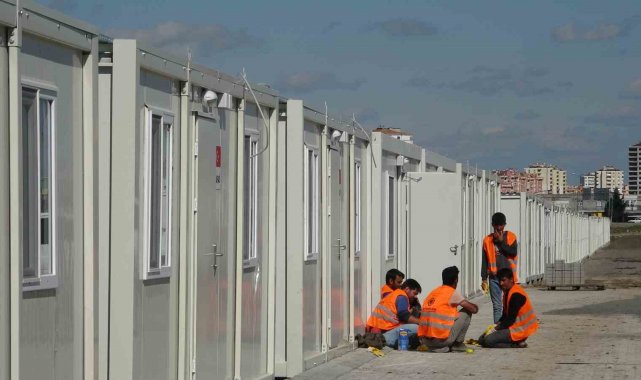 Adalet Bakanı Bozdağ: "Diyarbakır'da 244 konteyner tamamen kullanıma hazır edilmiş durumdadır"