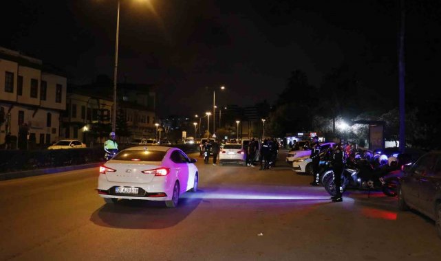 Adana'da 2 bin polisle 'Huzur ve Güven' uygulaması: 38 suçlu yakalandı