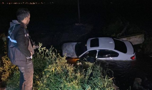 Adana'da otomobil sulama kanalına düştü: 1 ölü, 1 yaralı