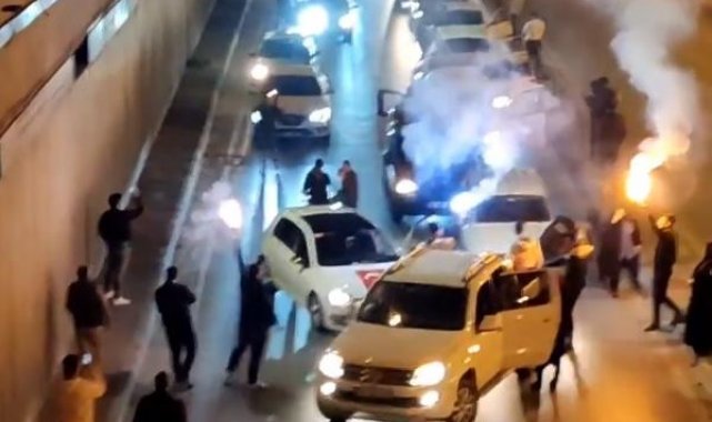 Adana'da tehlikeli asker uğurlaması