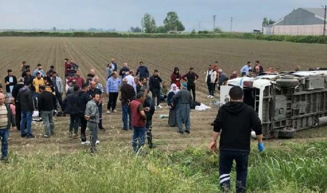 Adana'da yolcu minibüsü ile kamyon çarpıştı: 10 yaralı
