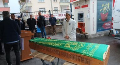 Adli tıp teknikeri evinde ölü bulundu