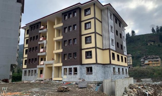 Afetin izleri kalktı; yöresel mimarili konutlar yükseldi
