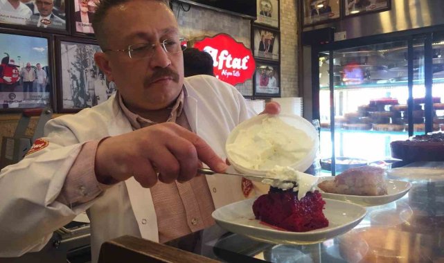 Afyon'a gelemeyenler bayram için kargo ile ekmek kadayıfı siparişi vermeye başladı