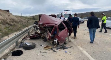 Afyonkarahisar'da otomobiller çarpıştı; 1 ölü, 7 yaralı